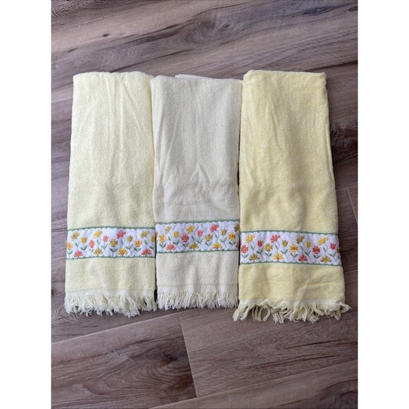 3 Vintage Irregulars Yellow Bath Towels Embroidered Flower Hand Towel Retro - Picture 2 of 14